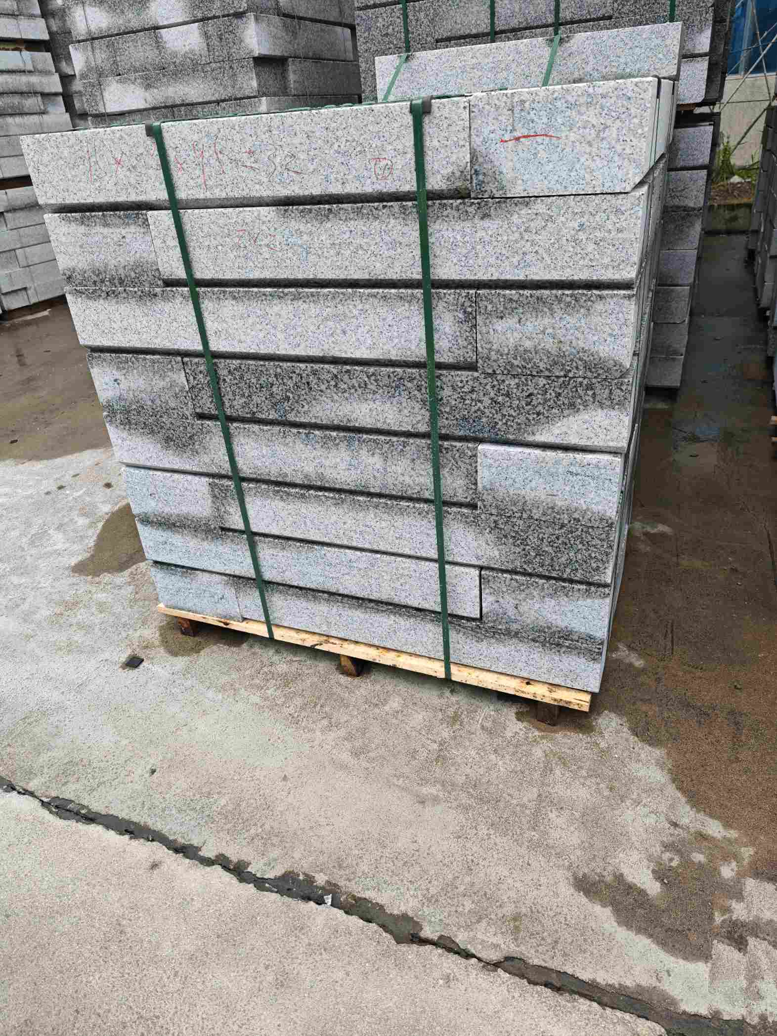 永州芙蓉白路牙石，马路牙子